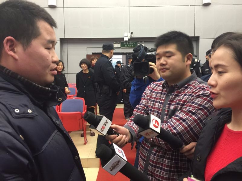 高空坠物致死案一审判决 81户133名被告赔偿