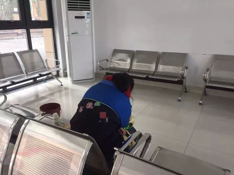 只因为慈溪公交司机多看了她一眼…