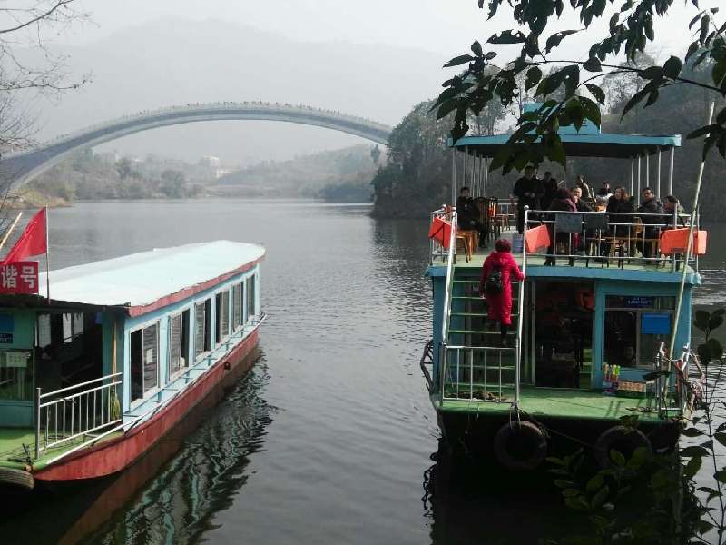 达州莲花湖达州大寨子达州梨树坪游人如织市民点赞达城新变化