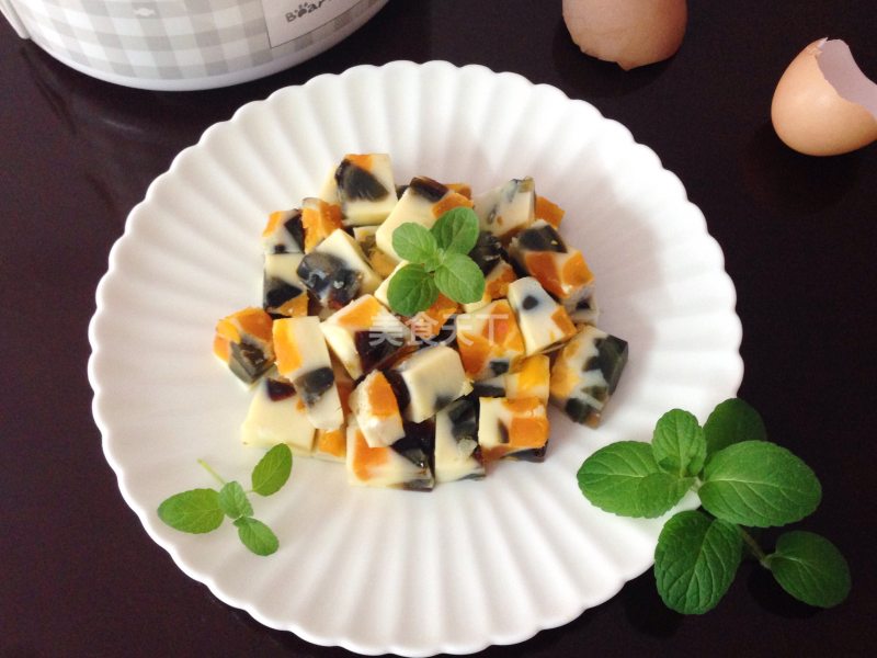 原来只要把咸鸭蛋的蛋白和蛋黄分开处理