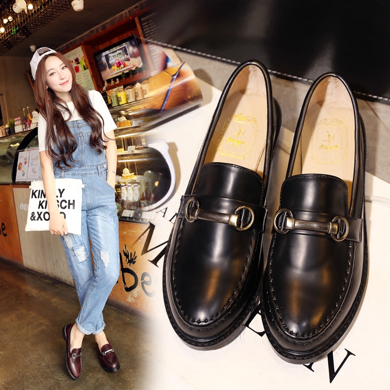 2018年最流行的鞋子,除了老爹鞋,你还差这2双