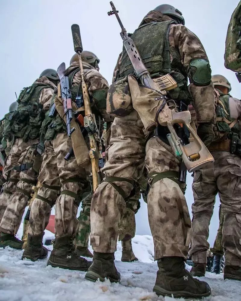 俄军特种兵训练 狙击手使用罕见的无托大狙