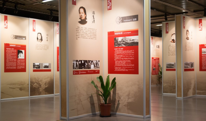 中国共产党的诞生地,可以看到毛泽东等与会者