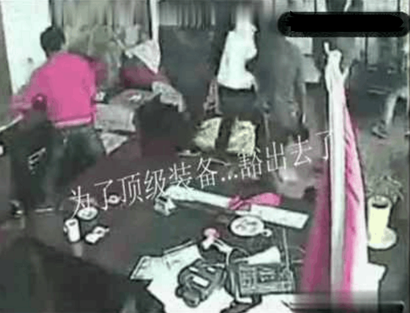 实拍: 起底菜刀队vs大砍刀队事件, 菜刀队6人打爆24人砍刀队!