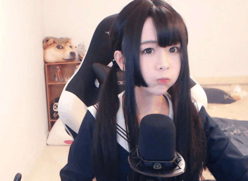 轩墨宝宝恶意违约跳槽至虎牙 全民申请冻结其