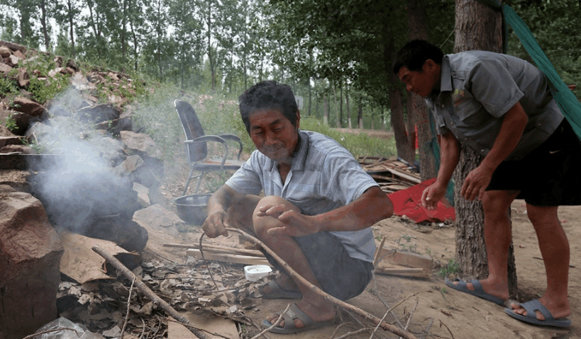 一群黄河捞尸人的生活日常, 免费捞尸, 只为送黄河浮尸回家入土