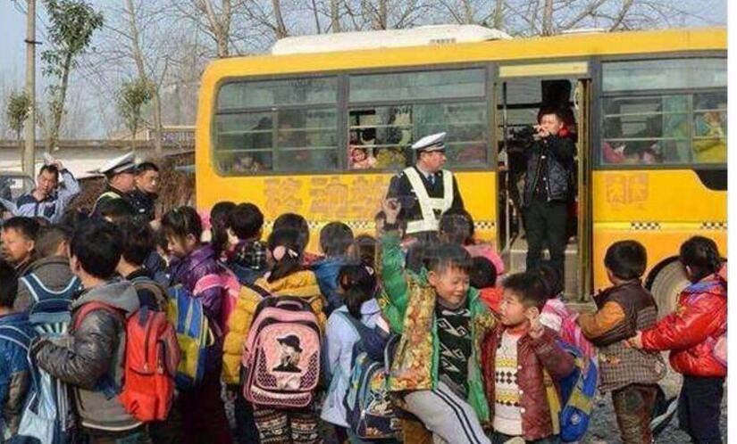 2018年交通新规,这几种违章行为将被扣12分,请