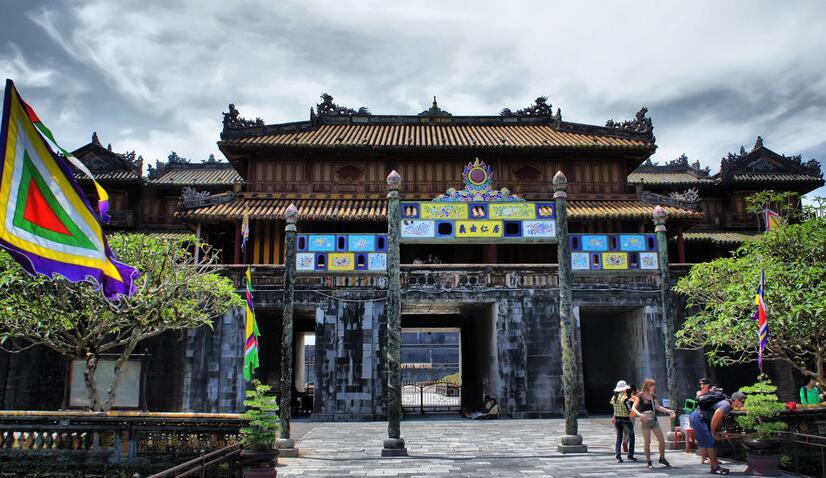 最近, 越南对几十个国家开放免签, 却唯独没有游