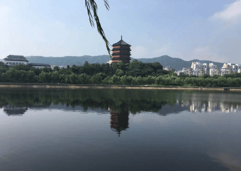 明港镇,位于河南省信阳市平桥区,因为地理位置原因,素有"中原名邑"的