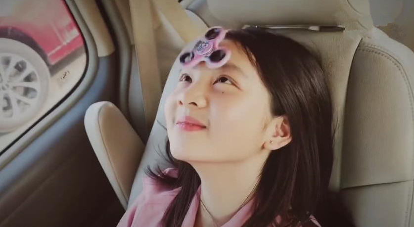 黄磊女儿多多，林志颖儿子kimi长大几岁后的他们，差距不是一般大