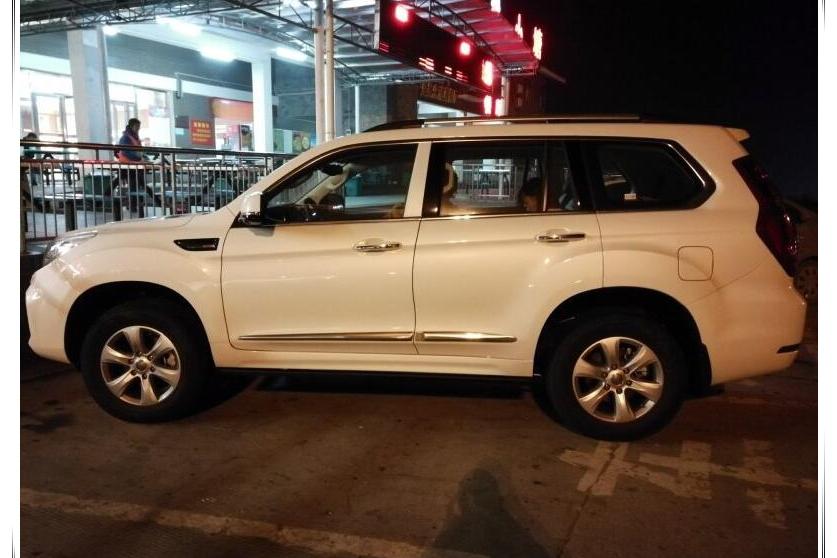 买不起普拉多就买它，标配四驱系统加8AT，越野性能不输牧马人！