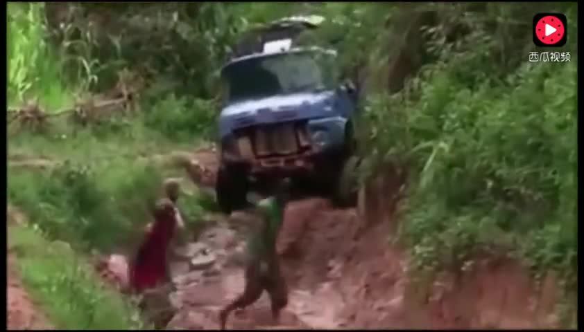 也只有印度阿三能把卡车开出这水平，