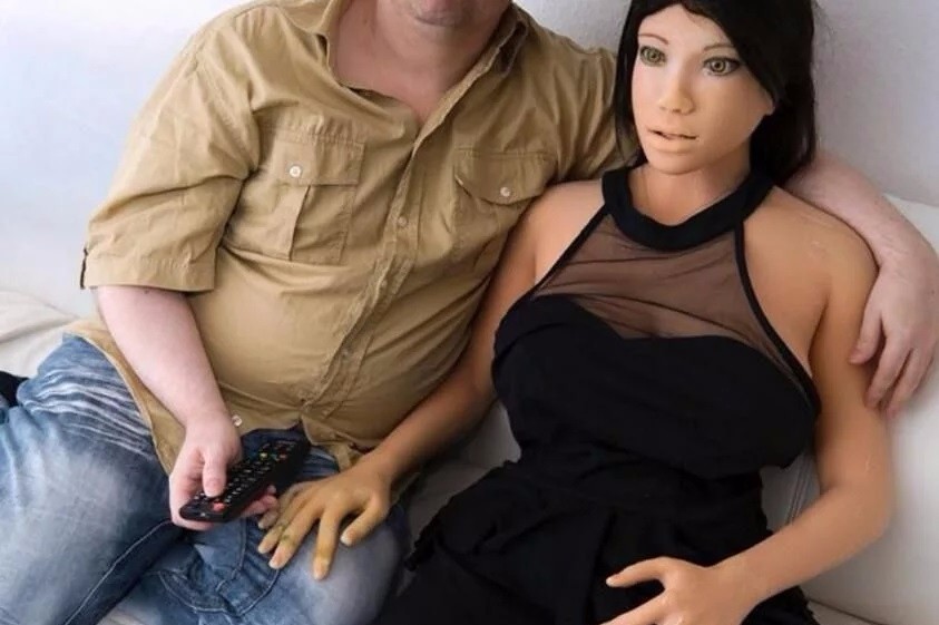 离婚男子与“特殊”伴侣的私人生活是什么样，你能接受吗?