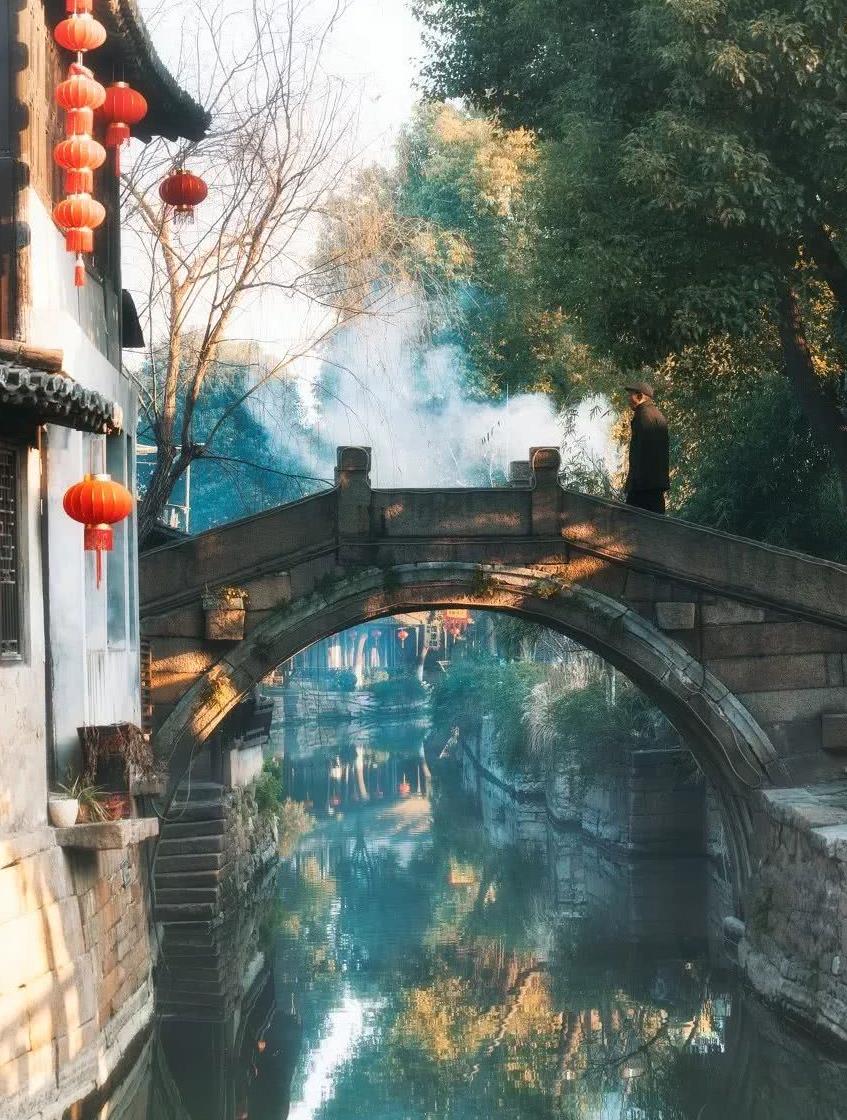 青石板路上的烟雨江南,是你将遇见的另一个绝美天堂