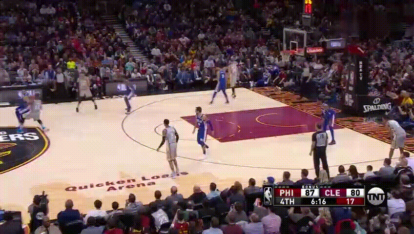 詹姆斯1v4神级背运,暴力战斧吓退大帝超越迈克尔乔丹!