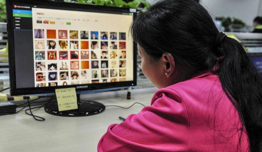 女性“鉴黄师”的真实生活，看久了身体也扛不住、不愿提起工作