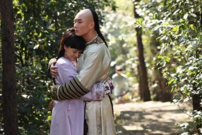 甄嬛传:皇上到死也不知,为何摩格不揭发甄嬛与果郡王的私情?