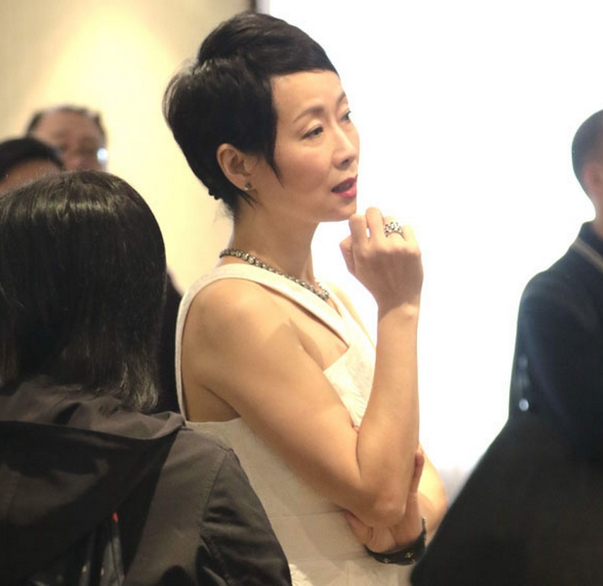 54岁叶童近照,网友:许仙都老成这样了?