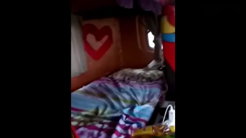 女司机陪老公开卡车跑长途，心疼3秒，甜蜜一路！