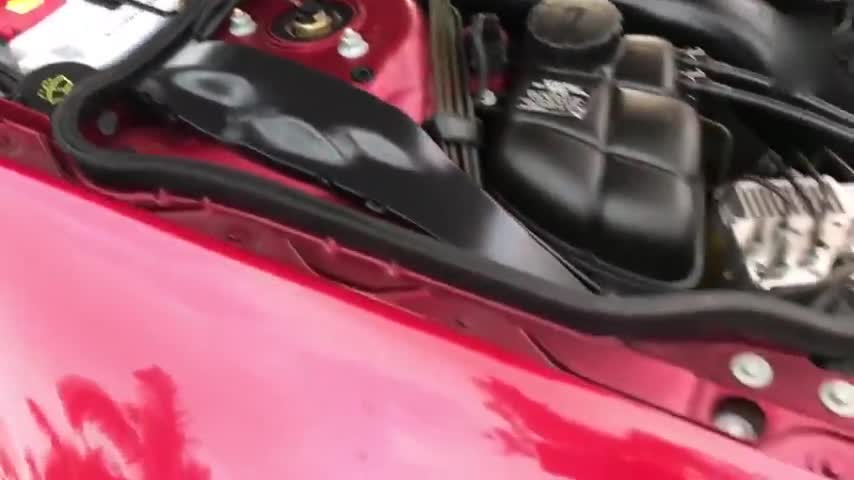 10多年前的奔驰跑车，按下变形按钮才知道有多帅气！