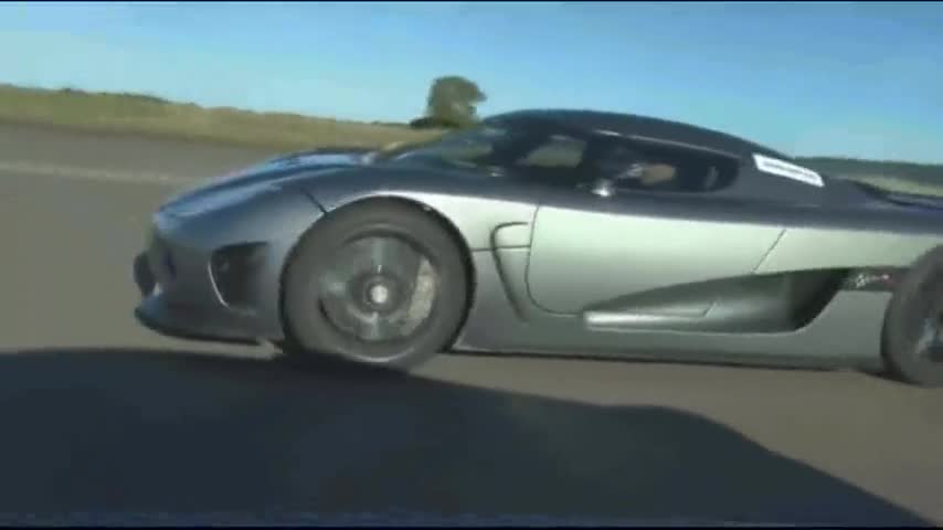 世界上最快的跑车提速有多快，问问旁边的布加迪就知道了！