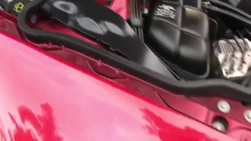 10多年前的奔驰跑车，按下变形按钮才知道有多帅气！