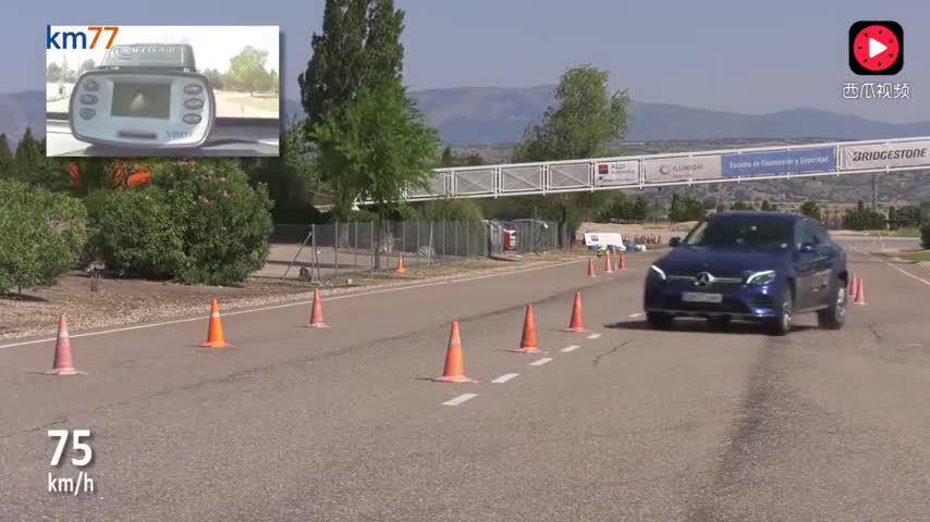 看了奔驰SUV的麋鹿测试，才知道奔驰为啥卖的这么贵