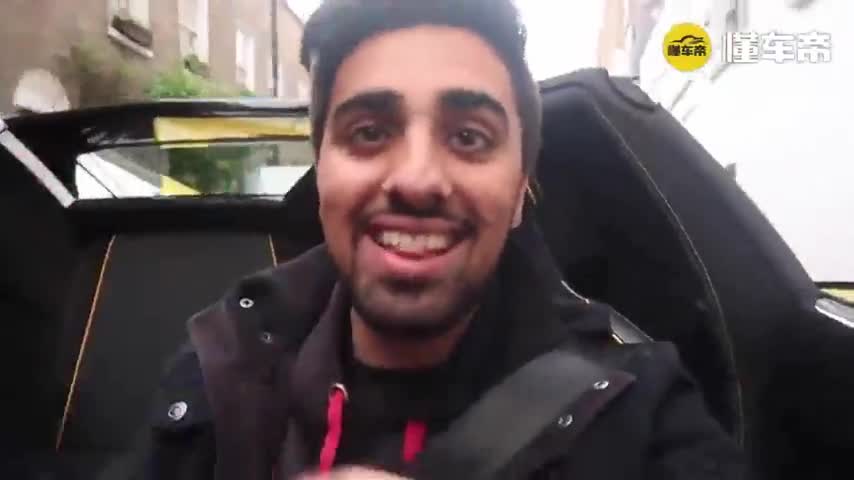 开车300万的跑车上路，以为都多厉害，结果分分钟被教做人