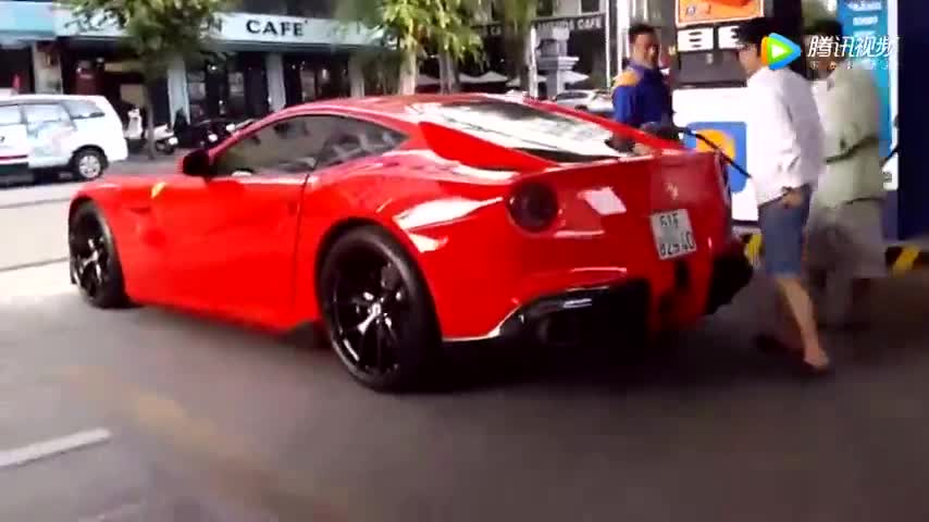 法拉利跑车每次都要加多少汽油，白送给我都养不起