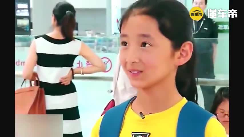 变形计：富二代黄润秋家里有多少钱？看他妈妈开的跑车就知道了