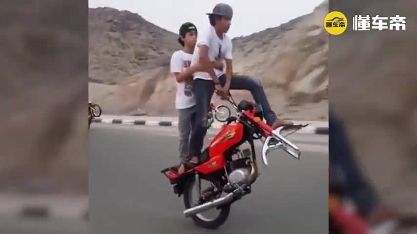 【开挂的名族无需解释】重机车#摩托车#幽默搞笑奇趣视频合集视频