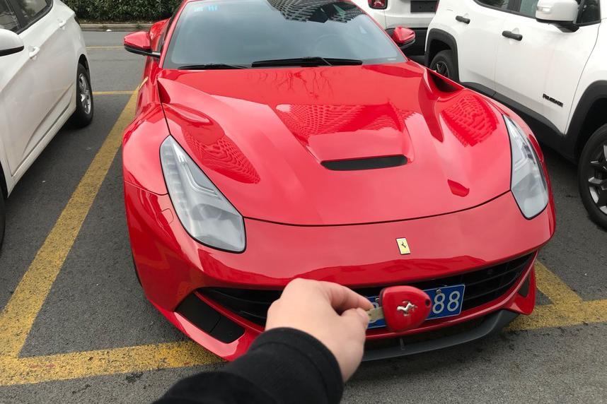 花300多万买了辆二手车？朋友都以为我疯了