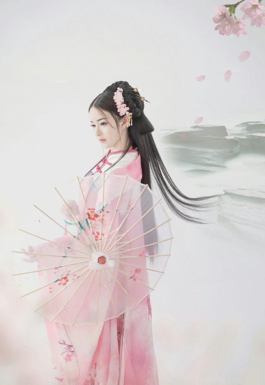 风梳雨润无垂蔓, 雪压霜欺不折身, 唯美古风汉服诗词