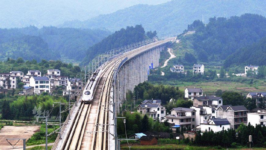 江西这个地级市,3年迎来了3条高铁线,今后必有