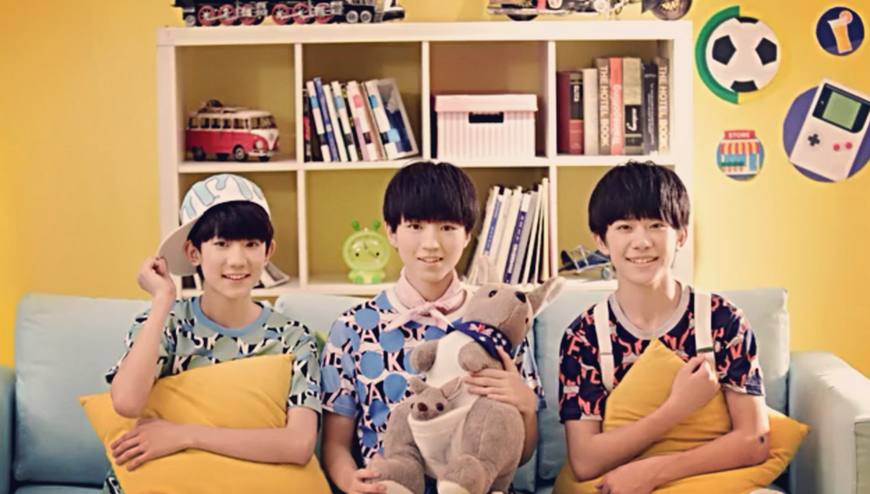 tfboys三小只2018年历写真,冬季室内外帅气美图!