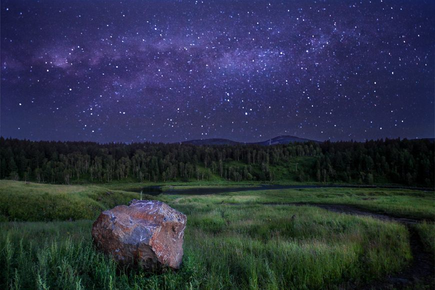 比草原更好看的是草原夜晚的星空