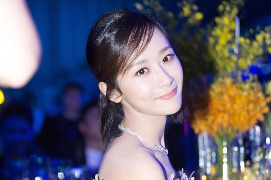 甜宠电视剧《蜜汁炖鱿鱼》,男女主正式官宣啦