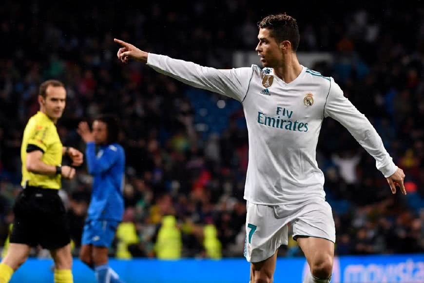 欧洲第1脏队名不虚传:皇马2人飙血,齐达内要气