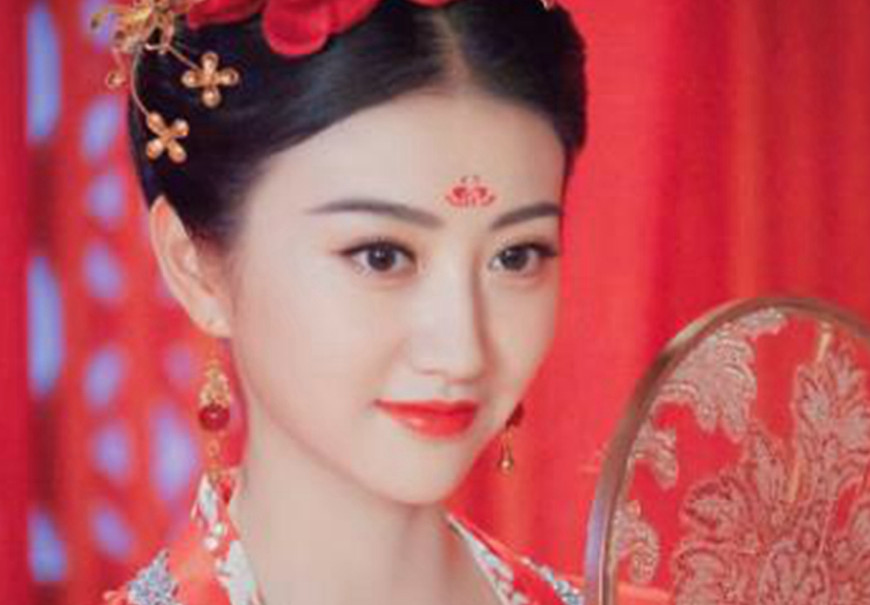 古装剧中的花钿女神排名,杨蓉垫底,热巴第五,第一名却