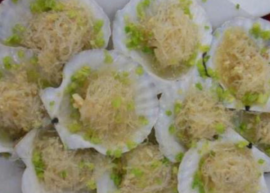 同学结婚,我包了300红包,一看酒席的菜,我默默