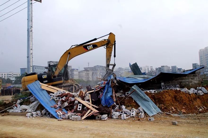 靖西强拆违建,打响2018年两违整治第一炮!