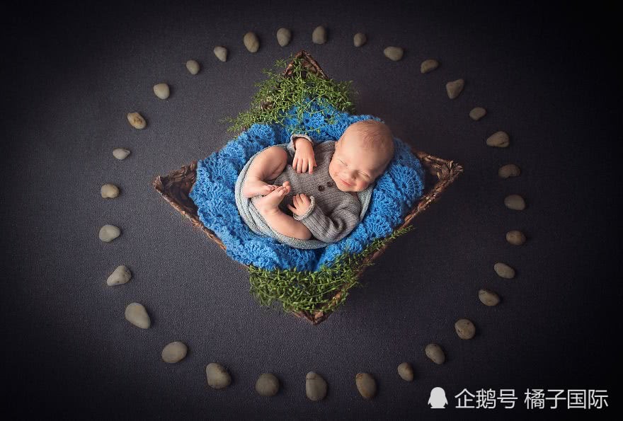 摄影师拍摄创意婴儿照每一张都软萌又温馨