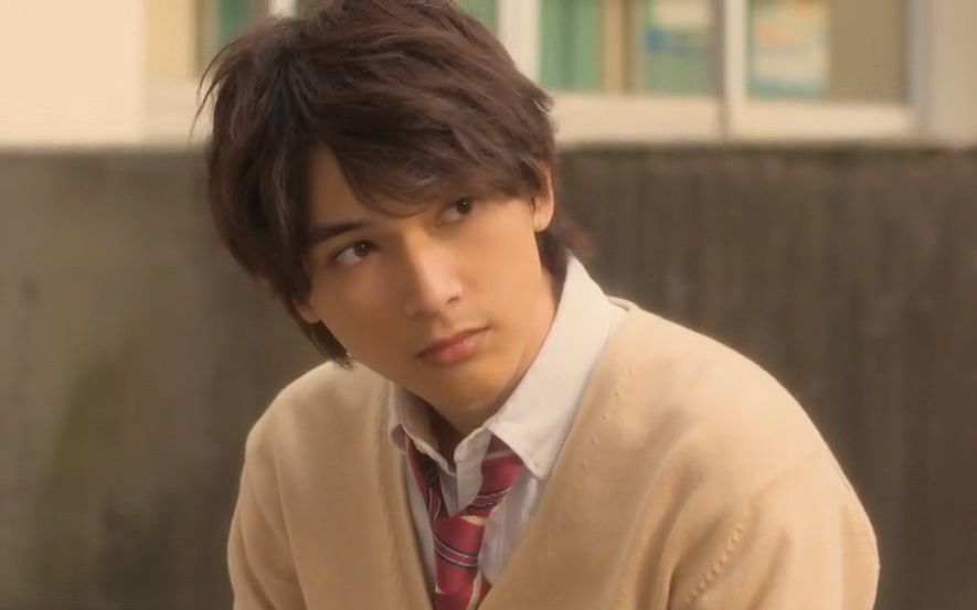 吉沢亮作为嘉宾出席综艺节目，与主持人久本雅美等聊真实恋爱经历