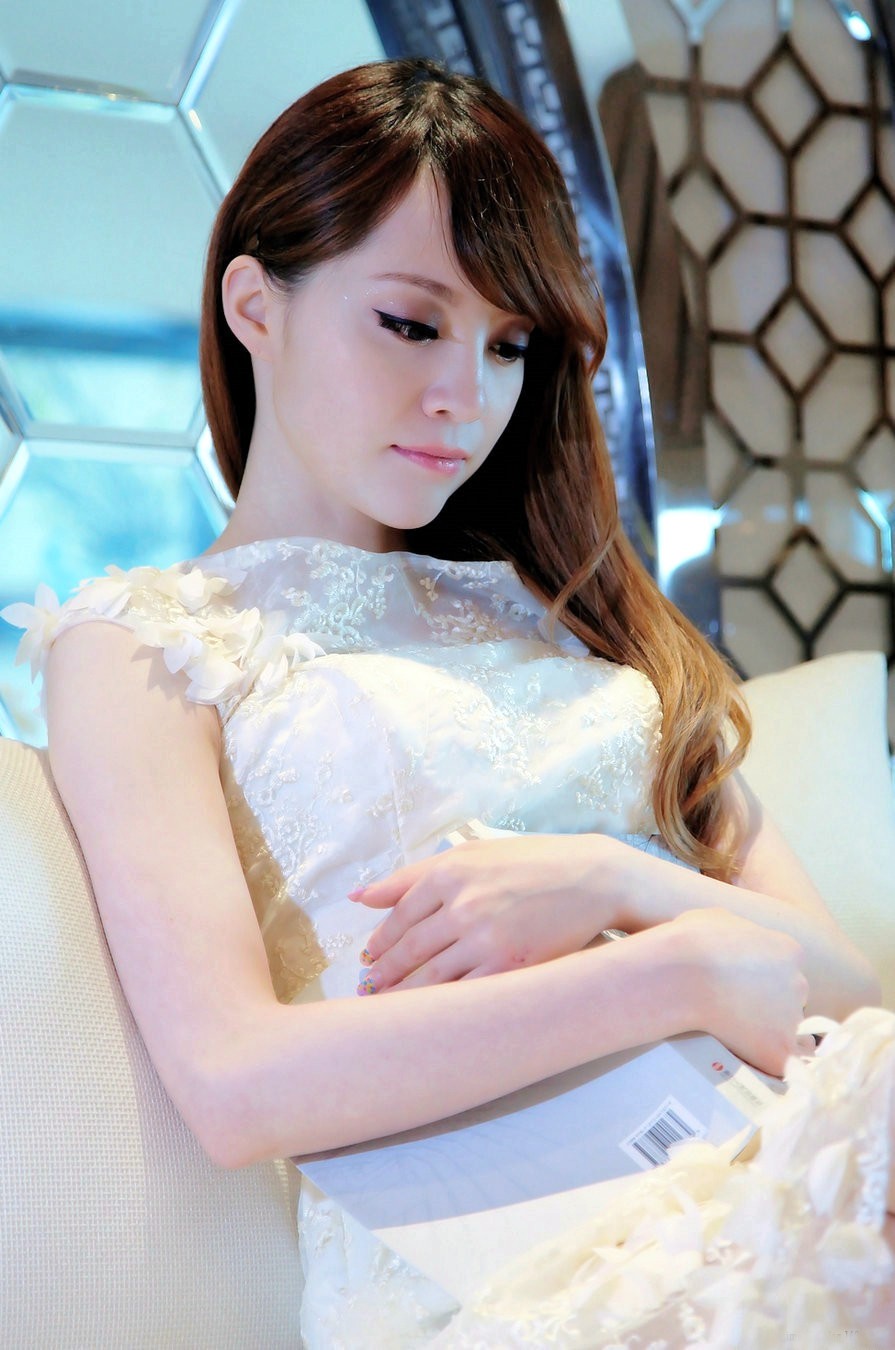 人像摄影(清新美丽的白皙美女姑娘)