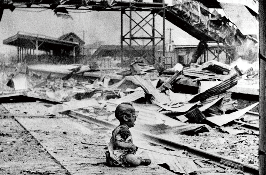 日本鬼子进村, 见一女子长得漂亮想要非礼, 不料