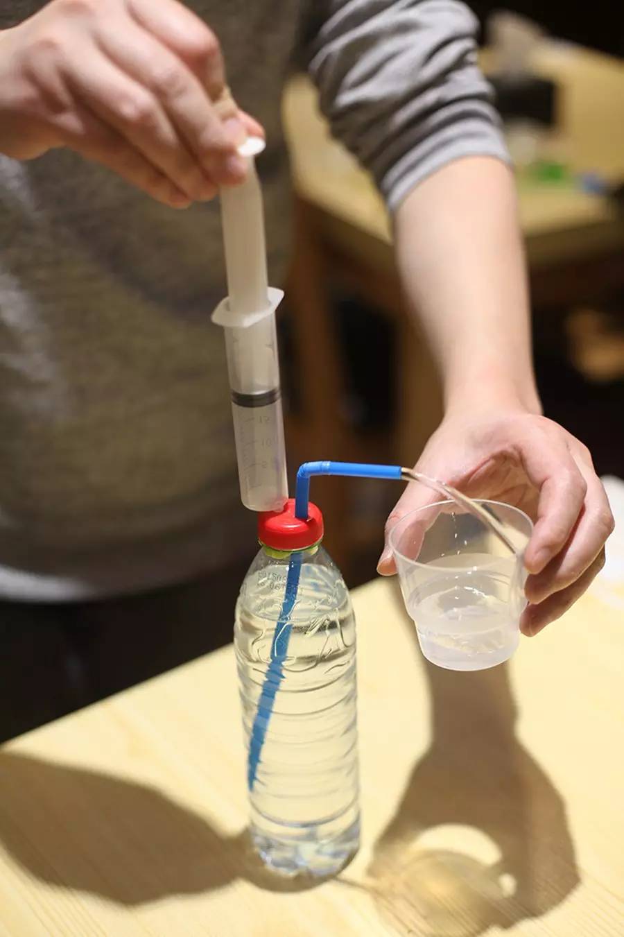 亲子科学:和爸爸一起自制"饮水机!