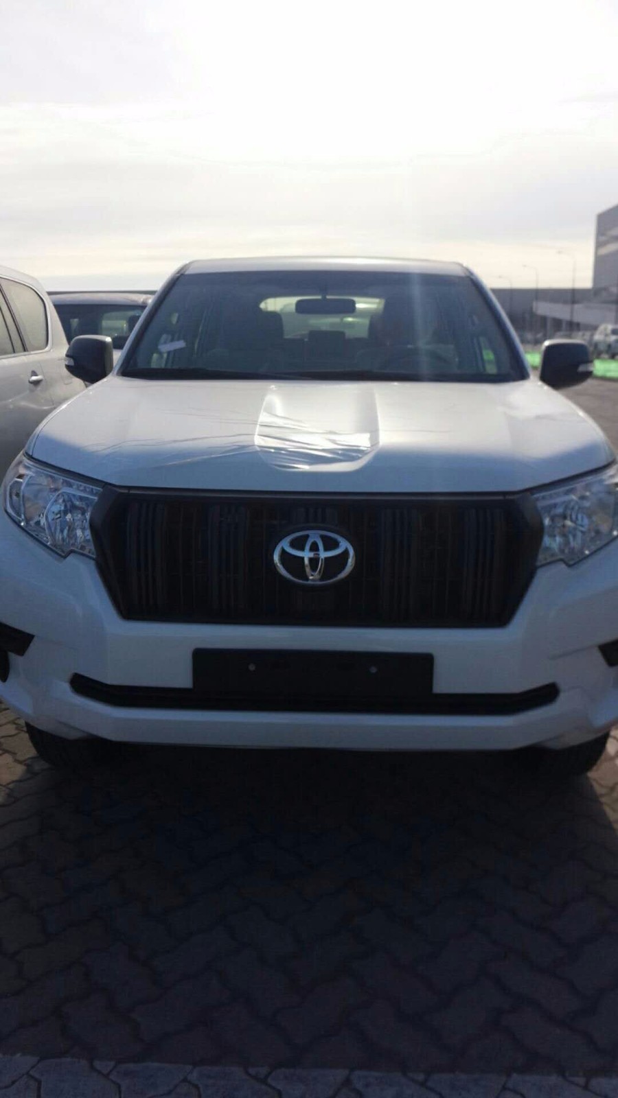 18款丰田霸道2700中东细节展示最高优惠