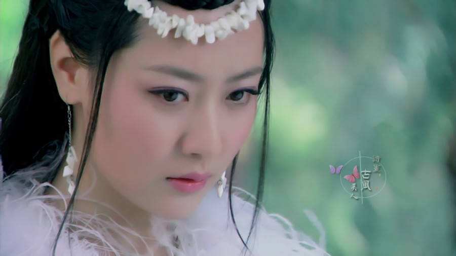 白冰扮演画皮的九霄美狐小唯,共有7套装扮,寒冰地狱那套最动人