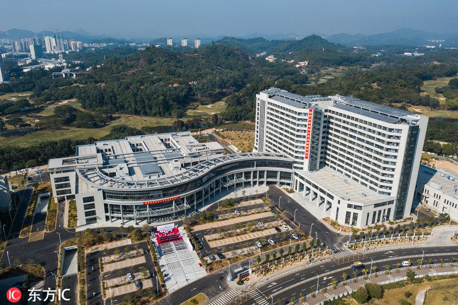 深圳大学总医院试运行首度揭开面纱 俯瞰医疗楼似"绿肺"壮观