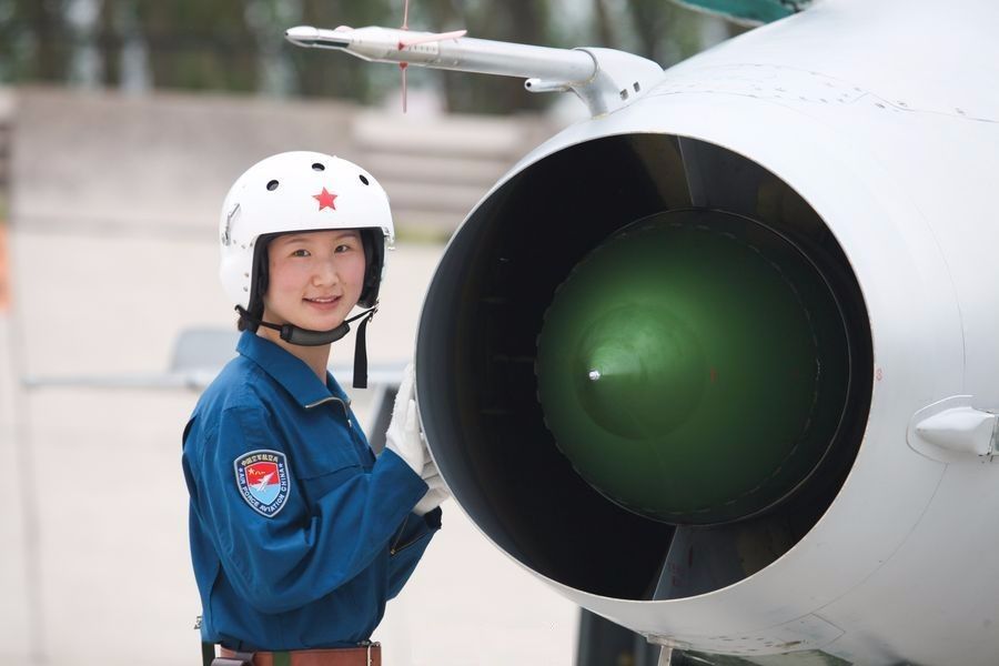 改到亲妈都不认识了:中国这架战机竟然持续生